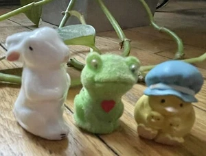 3 Vintage Miniatures Resin Yellow Chick & Flocked Frog & White Bunny Rabbit Lot - Picture 1 of 1