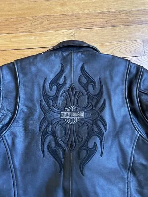 Chaqueta de montar Harley Davidson H-D de cuero negra talla M CA 03402 bordada Foto 1 de 4