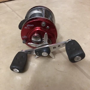 Mulinello da Pesca Abu Garcia 5600 BCX Rosso - Foto 1 di 4