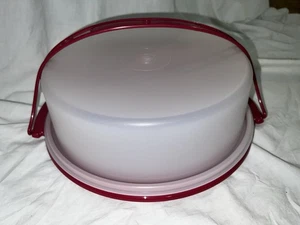 BRAND NEW RARE Vintage TUPPERWARE- 10" PIE TAKER Carrier with Handle Merlot Red - Picture 1 of 9