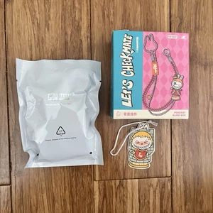 Labubu Let’s Checkmate ROOK Taschenkette / Handyanhänger Anhänger versiegelte Tasche - Bild 1 von 2