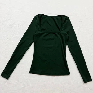 Top ajustado de manga larga con cuello cuadrado verde oscuro Shein, talla XS - Imagen 1 de 6
