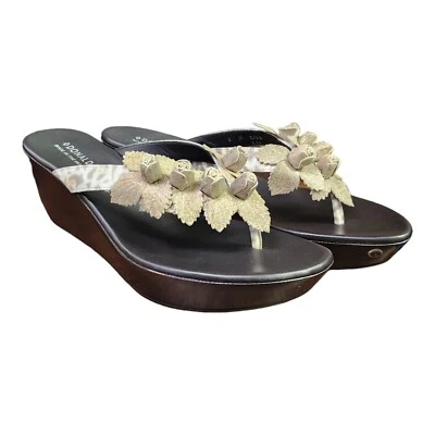 Sandalias para mujer Donald J Pliner chanclas tanga flores color topo/estaño 8M nuevas en caja Foto 1 de 4