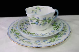 Shelley Harebell zierliche Tasse/Untertasse & Gainsborough Dessertteller 3-teiliges Set - Bild 1 von 5