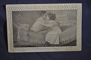 Cartolina Un ragazzo Una ragazza e un'amaca  - Foto 1 di 2