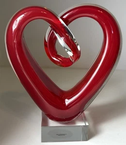 Glas rot und klar HERZ Twist Skulptur auf klarem Sockel Valentinstag Romantik 5" - Bild 1 von 10