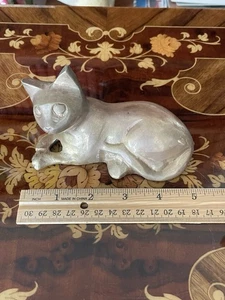 Gato de latón vintage acostado India - Imagen 1 de 5