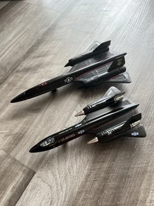Ertl Lockheed Sr-71 Blackbird Die Cast 10"  & 7.5” Blackbird Pull Back - Picture 1 of 6
