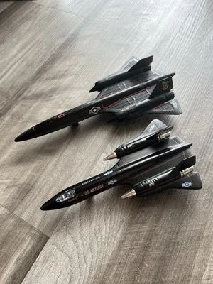 Ertl Lockheed Sr-71 Blackbird Die Cast 10"  & 7.5” Blackbird Pull Back - Image 1 of 4