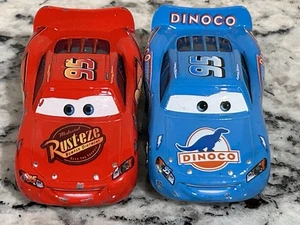 Disney Pixar Cars Diecast Lightning McQueen Rosso Blu Ruggine Dinoco Lotto di 2 - Foto 1 di 21