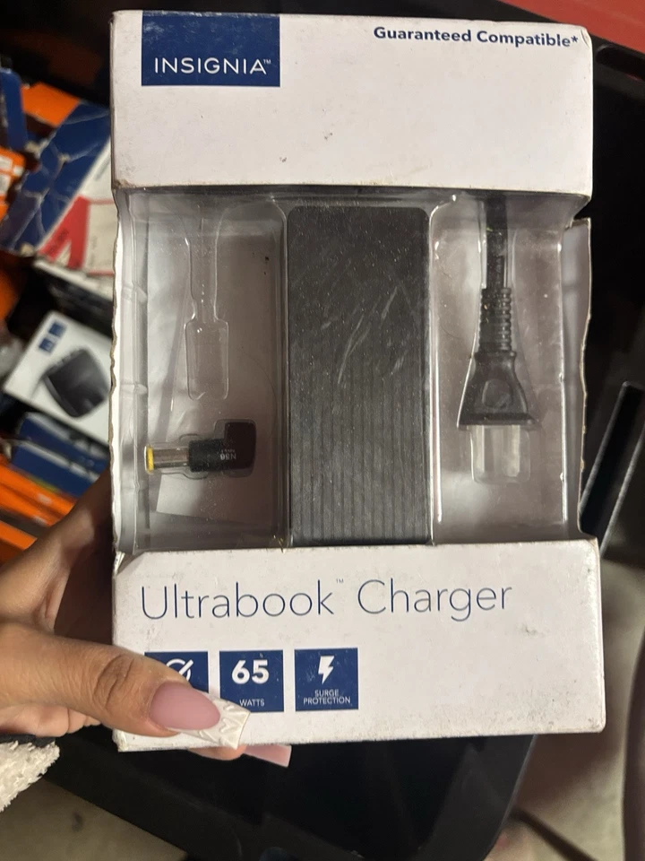 Insignia NS-PWLC663 Black 65W, 19V Output Universal Ultrabook Laptops Charger - Image 1 of 1