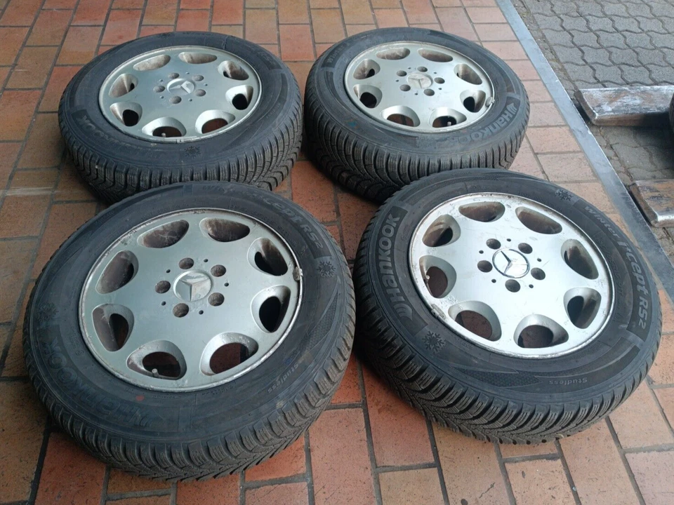 Mercedes-Benz W124 Winterräder Alufelgen 8-Loch 1244011802 195/65R15 91T 5mm - Bild 1 von 4