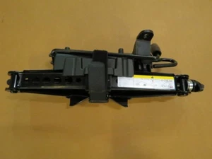 Original Audi A3 8V Limo Wagenheber A37818 8v0011031a - Bild 1 von 1