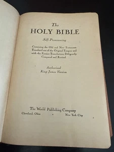 Vintage Holy Bible – Self-Pronouncing King James Version – Red Edges - Picture 1 of 8
