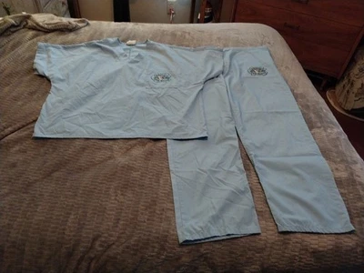 护士磨砂套装 UNC Carolina Tarheels 男女通用 M — 第 1/4 张图片