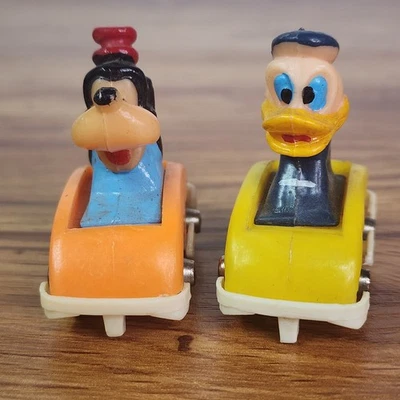 Винтажная фигурка Disney Goofy and Donald Duck Slot Race Mini Car, Гонконг, лот из 2 - Изображение 1 из 4