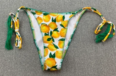 Biquíni feminino Lemon Squeeze String parte inferior tamanho M amarelo verde borlas - Imagem 1 de 4