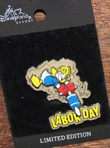 Disney Pin CARDED LE  LABOR DAY DONALD DUCK RARE - Bild 1 von 1