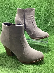 BRECKELLE'S Women's HEATHER-34 Faux Suede Chunky Heel Ankle Booties, Gray, Sz 6 - Picture 1 of 6