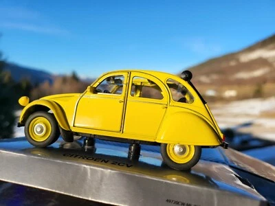 Diecast 1:32 Welly CITROËN 2 CV mint in box. - Immagine 1 di 4