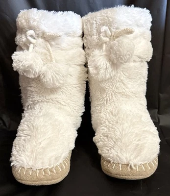 Stivali donna bianchi stile mocassino pelosi con cravatta pom-pom di Plusheez, taglia 5-6 - Immagine 1 di 4