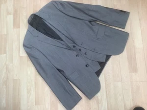 Hugo Boss Silk/wool grey suit jacket & waistcoat. 48EU. (38) - Bild 1 von 2