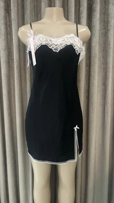 Babydoll Victoria's Secret Angel negro con cinta logo satinado rosa. Talla M Foto 1 de 4