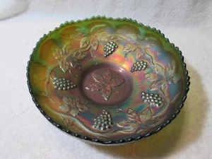 Cuenco de vidrio de carnaval vintage Fenton verde iridiscente uva delicia vides - Imagen 1 de 7