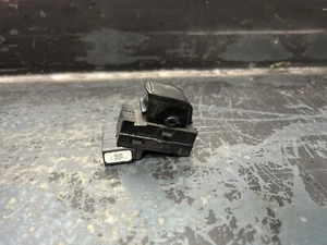 07-13 Interruptor de ventana eléctrica trasera hatchback Suzuki SX4 - izquierda o derecha izquierda derecha - Imagen 1 de 3