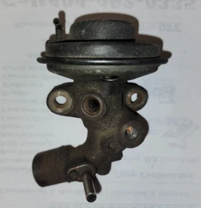 TOYOTA LANDCRUISER EGR VALVE 25620-66010 1FZFE FACTORY USED - Picture 1 of 3