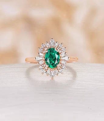 Alianza de diamantes esmeraldas naturales de corte ovalado de 4,50 quilates de oro rosa de 14 quilates talla 7 Foto 1 de 4