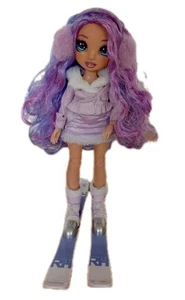 Rainbow High Doll Violet Willow Winter Break Series With Skis Clothing Boots - Bild 1 von 4