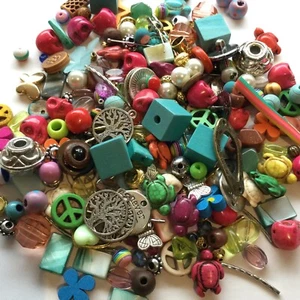 Cuentas y dijes mixtos a granel de 100 gramos para pulseras de joyería hágalo usted mismo pendientes publicación gratuita - Imagen 1 de 5