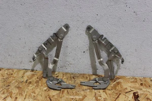 M703424 1998-2001 Audi A6 Trunk Lid Support Hinge Set of 2 LH + RH OEM - Bild 1 von 9