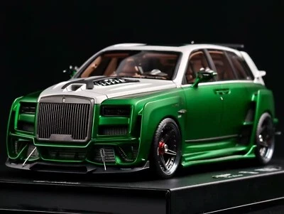 Rolls-Royce Cullinan Darknight D900 (Matt Green/White) [DreamWalkers] 1/18 scale - Image 1 of 4