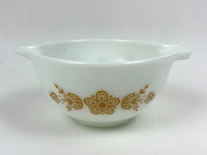 EUC Vintage PYREX Butterfly Gold / White #441 1-1/2 Qt Cinderella Mixing Bowl - Picture 1 of 8
