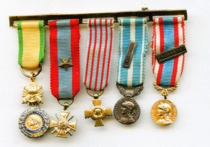 FRANCE Barrette Réduction 5 médailles Militaires - Picture 1 of 2