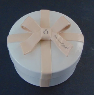 Joyero de cerámica Pandora redondo recuerdo baratija blanco con lazo rosa Foto 1 de 4