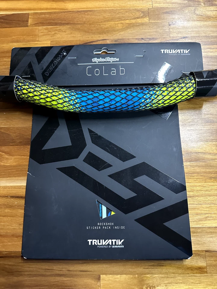 TruVativ Descendant Troy Lee Design 800 mm 20 mm Starburst azul cian Foto 1 de 3