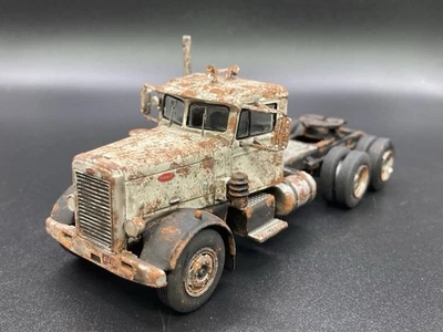 1955 Peterbilt 281 1/64 Diecast Rusty Weathered Semi Tractor Truck Barn Find IXO - Image 1 of 4