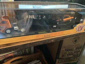 M2 Machines Auto-Haulers 1957 Dodge COE & Plymouth Road Runner HEMI 1/64 NIB - Bild 1 von 9