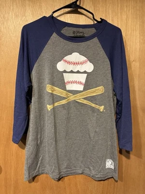 Camiseta de béisbol de manga larga Johnny Cupcakes para hombre talla grande (K) Foto 1 de 4