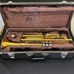 YAMAHA YTR-2335 Trompete gebraucht mit Hartschalenkoffer Mundstück - Bild 1 von 16