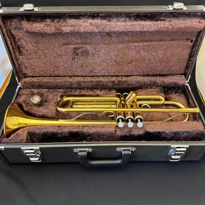 YAMAHA YTR-2335 Trompete gebraucht mit Hartschalenkoffer Mundstück - Bild 1 von 4