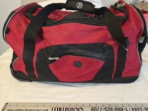 Protege Red  23" Travel Bag Suitcase Luggage. - Picture 1 of 9