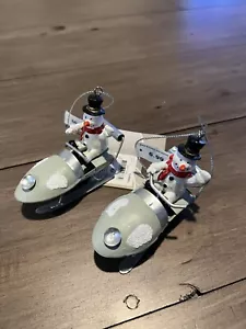 Paar Decoris Schneemann auf Schneeschlitten Weihnachtsbaumbehang - Bild 1 von 4