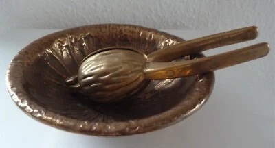Kleine Messingschale mit Nußknacker komplett - Bild 1 von 4