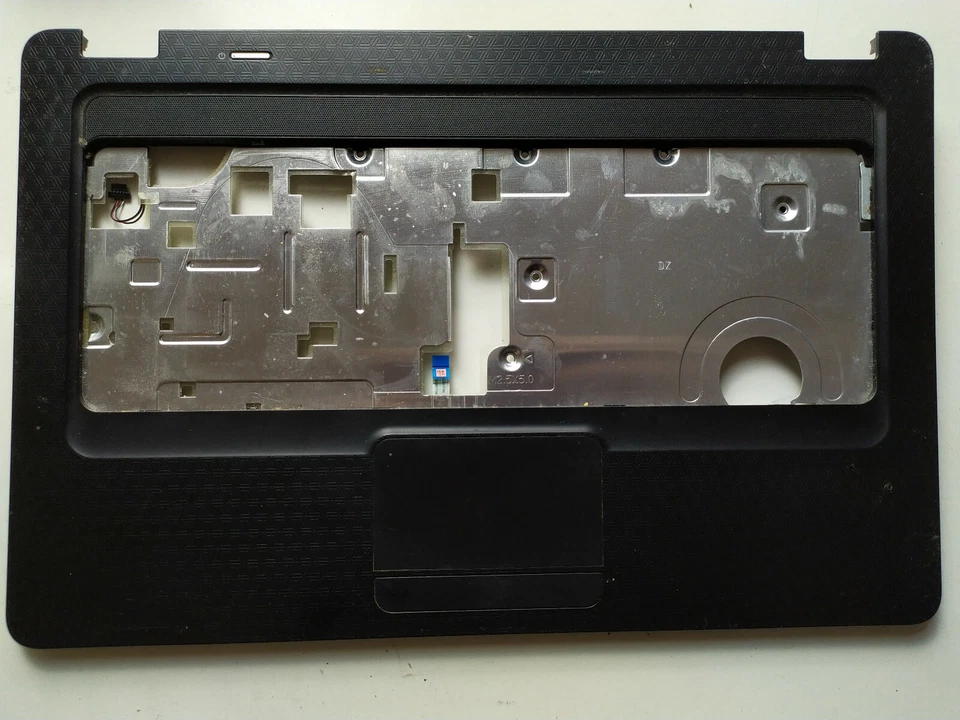 Compaq CQ56 Palmrest with Touchpad 3SAXLTATP00 3SAXLTP00 - Image 1 of 2