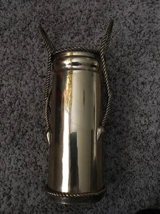 Jarrón alto de latón diseño de cuerda trenzada hecho en India - Imagen 1 de 10