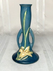 ROSEVILLE POTTERY, ZEPHYR LILY, BLUE FLOWER BUD VASE, NICE COLORS~~~ - Picture 1 of 7